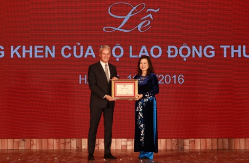 tặng bằng khen