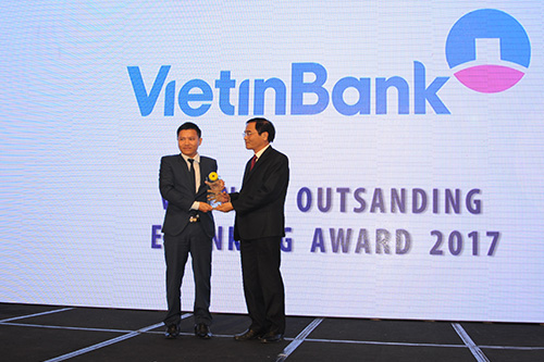 BIDV xuất sắc nhận 2 giải thưởng tại Diễn đàn Ngân hàng Bán lẻ 2017