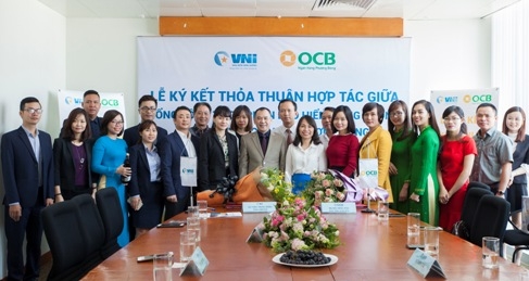 vni huong den top 10 dn bao hiem phi nhan tho