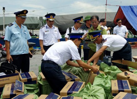 Buôn lậu thuốc lá vẫn gia tăng với nhiều thủ đoạn mới