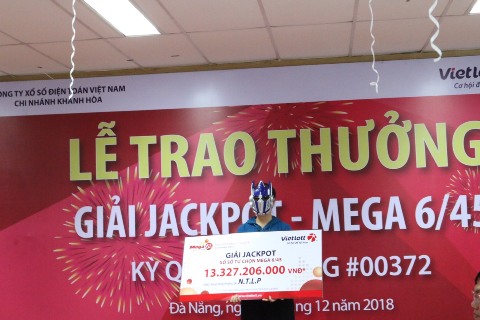 Vietlott trao giải Jackpot trị giá 13,3 tỷ đồng cho khách hàng tại Đà Nẵng