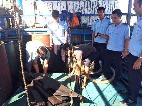 Hải đội 2 bắt giữ 25.000 lít dầu D.O trên vùng biển Khánh Hòa