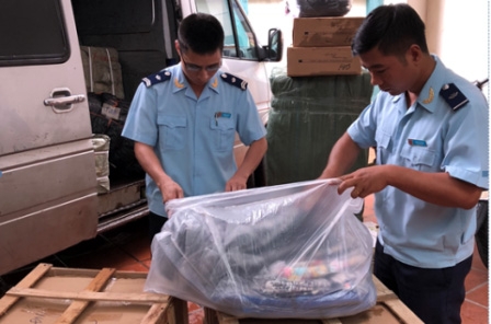 Tạm dừng hoạt động các điểm xuất hàng trên tuyến biên giới Quảng Ninh