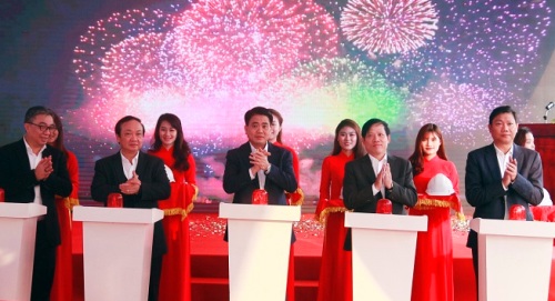 khởi công