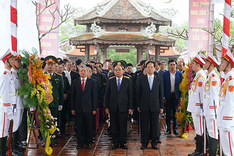 Chùm ảnh: Lãnh đạo Đảng, Nhà nước dâng hương tưởng niệm Đại tướng Lê Đức Anh