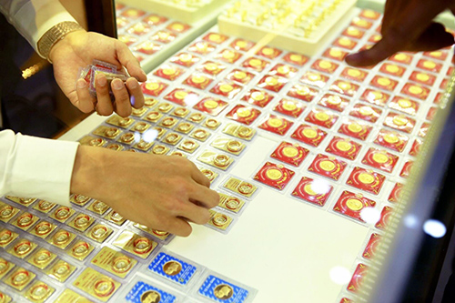 Gi&aacute; v&agrave;ng SJC giao dịch ở mức 54,45-55,12 triệu đồng/lượng.