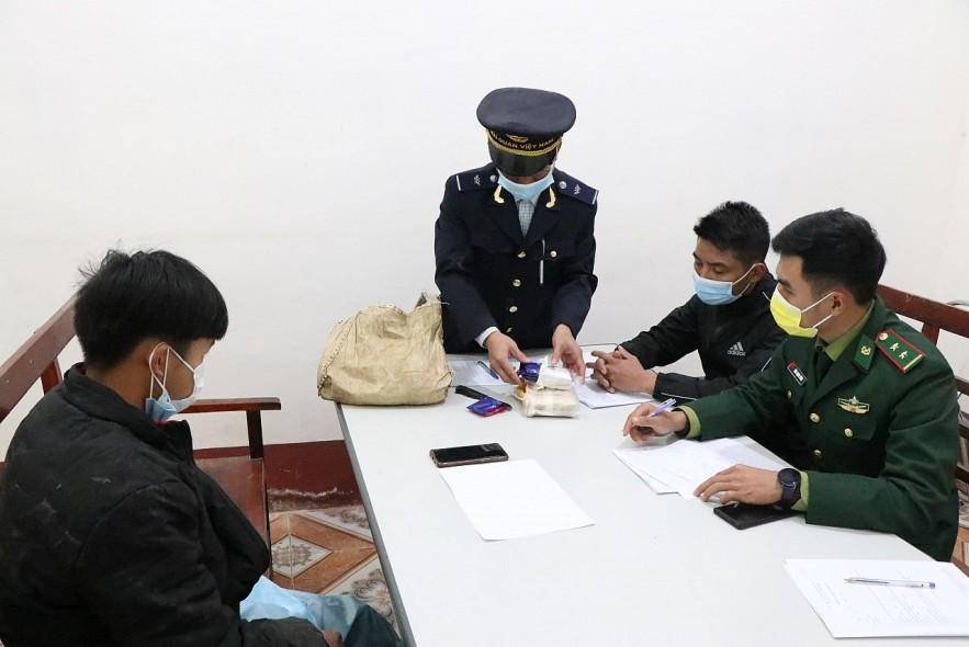 Điện Biên: Liên tiếp bắt 2 vụ vận chuyển trái phép ma túy, thu giữ 18.000 viên ma túy