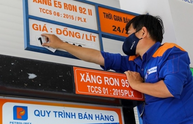 Phải cân nhắc kỹ khi dùng thuế để điều chỉnh giá xăng dầu