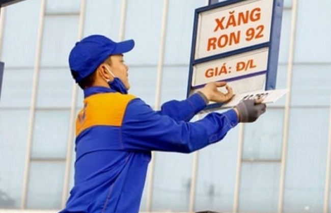 Áp lực với "giải bài toán xăng dầu" khi giá dầu thế giới liên tục "leo thang"