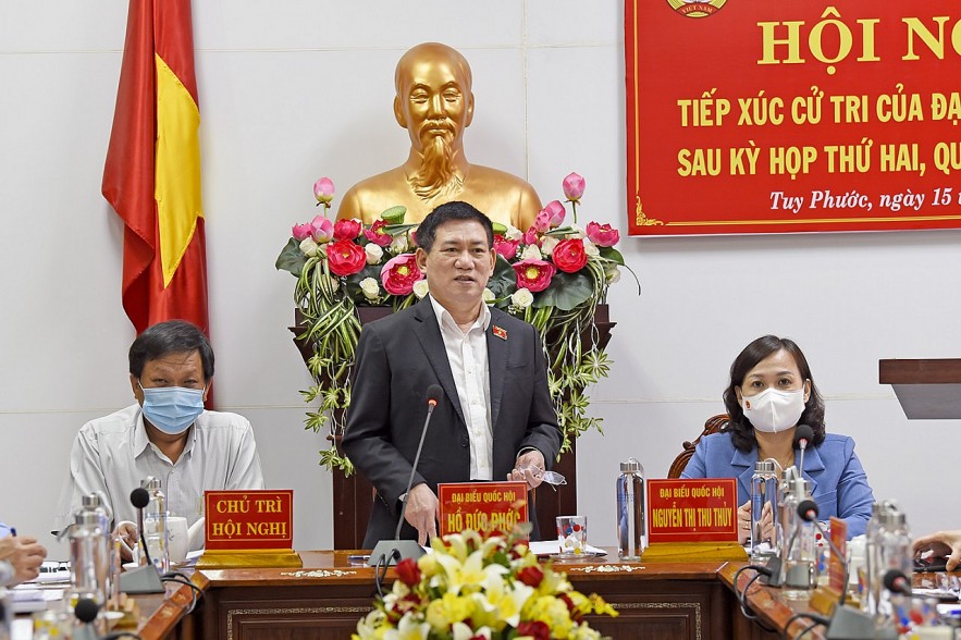 Bộ trưởng Hồ Đức Phớc phát biểu trước cử tri huyện Tuy Phước chiều 15/11 
