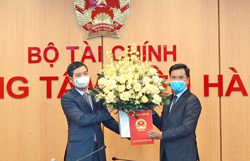 Trao quyết định bổ nhiệm Viện trưởng Viện Chiến lược và Chính sách tài chính