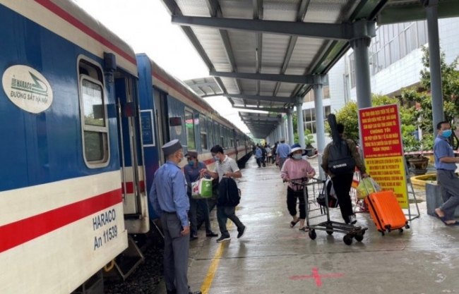 Tăng chuyến tàu Thống Nhất phục vụ hành khách