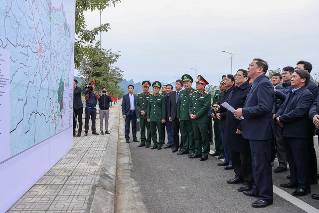 Thủ tướng khảo sát thực địa, thúc đẩy 2 động lực phát triển mới của Cao Bằng