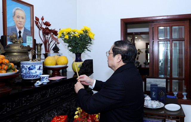 Thủ tướng Phạm Minh Chính dâng hương cố Thủ tướng Phạm Văn Đồng và Đại tướng Võ Nguyên Giáp
