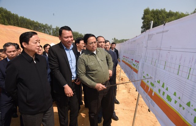 Thủ tướng kiểm tra, đôn đốc dự án cao tốc Tuyên Quang - Phú Thọ