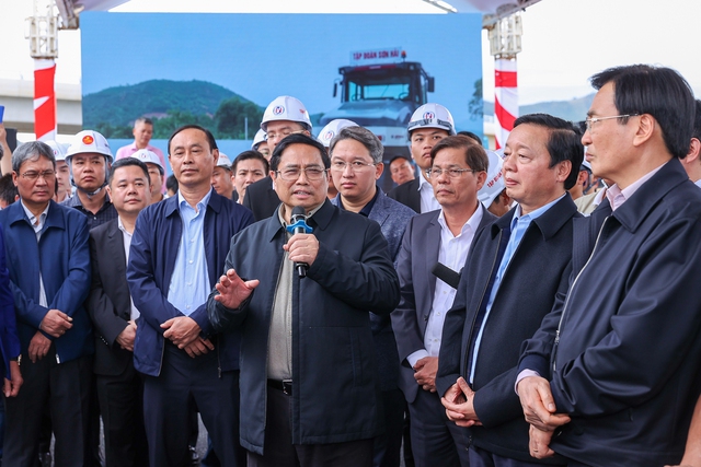 Thủ tướng biểu dương cao tốc Nha Trang – Cam Lâm vượt tiến độ 3 tháng - Ảnh 7.
