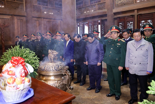 Thủ tướng dâng hương tưởng nhớ Chủ tịch Hồ Chí Minh và phát động Tết trồng cây Xuân Quý Mão - Ảnh 2.
