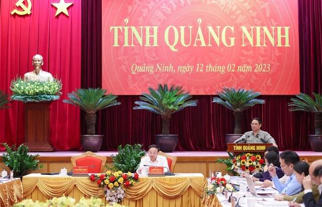 Thủ tướng: Quảng Ninh phải vươn lên tầm cao mới, phát triển giàu có và sạch đẹp