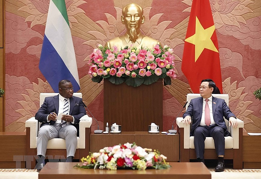 Chùm ảnh: Chủ tịch Quốc hội Vương Đình Huệ tiếp Tổng thống nước Cộng hòa Sierra Leone Julius Maada Bio