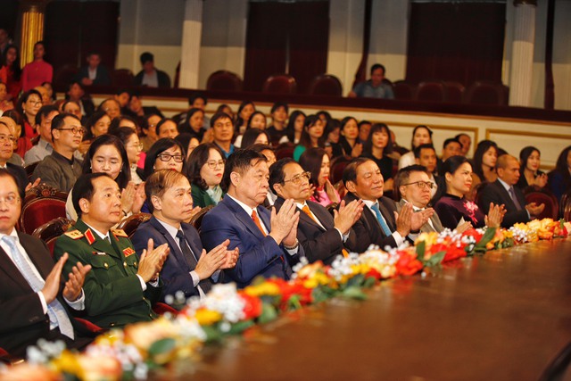 Thủ tướng: Nền văn hóa Việt Nam đã luôn và sẽ là sức mạnh trường tồn của dân tộc - Ảnh 2.