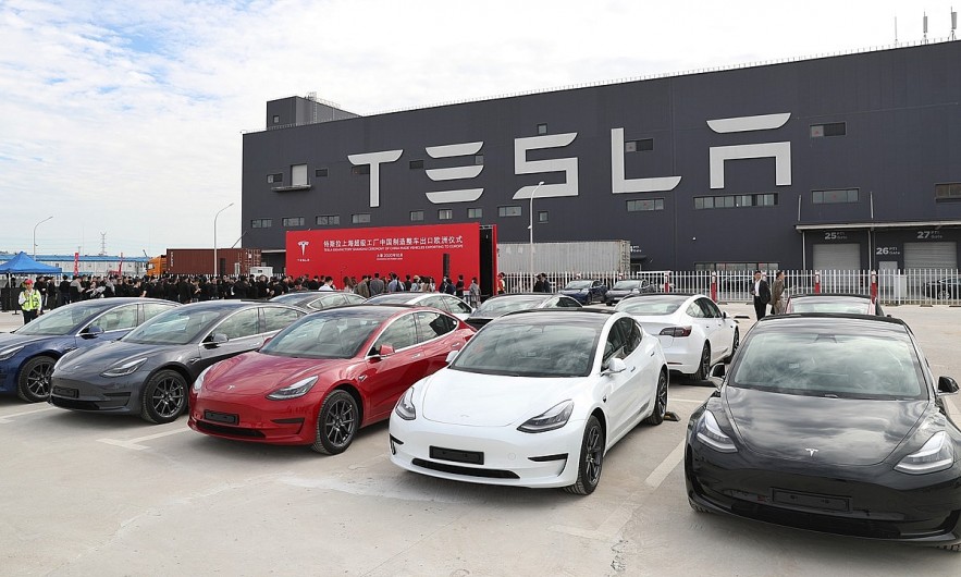 Tesla 'ăn nên làm ra' với lợi nhuận cao kỷ lục
