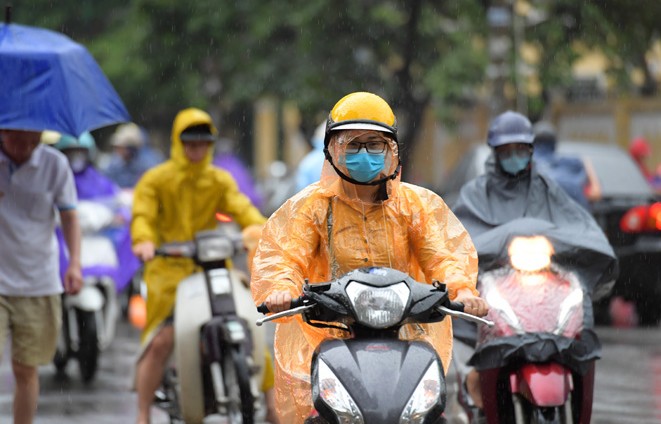 Thời tiết ngày 22/4: Bắc Bộ và Trung Bộ nắng nóng, Nam Bộ mưa dông
