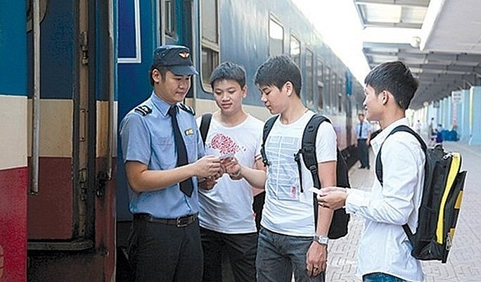 Ngành Đường sắt giảm 10% giá vé cho học sinh thi tốt nghiệp và nhập học