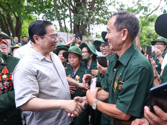 Thủ tướng Phạm Minh Chính dâng hương tại khu di tích Ngã ba Đồng Lộc - Ảnh 8.