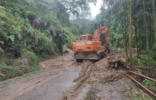 Vùng núi và trung du Bắc Bộ có mưa rào và dông