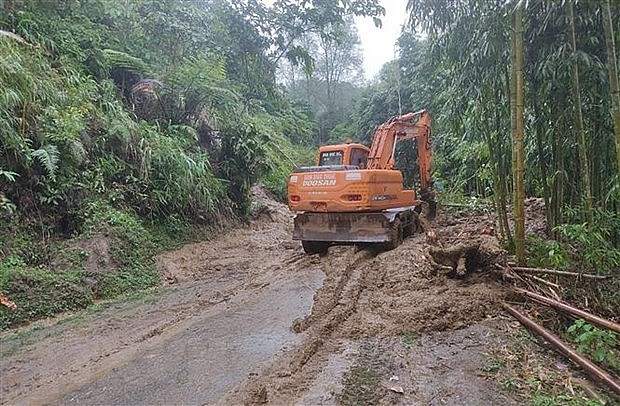 Vùng núi và trung du Bắc Bộ có mưa rào và dông