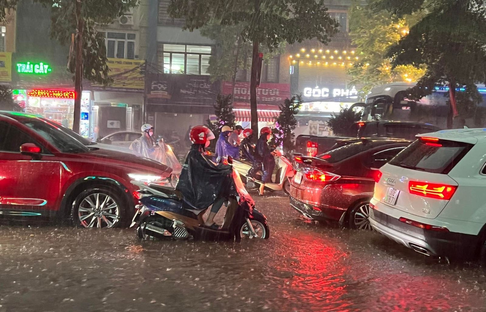 Thời tiết ngày 6/7: Bắc Bộ mưa dông, Trung Bộ nắng nóng