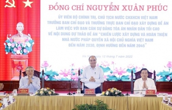 'Xây dựng tòa án phát triển tiên tiến, hiện đại, vì nhân dân phục vụ'
