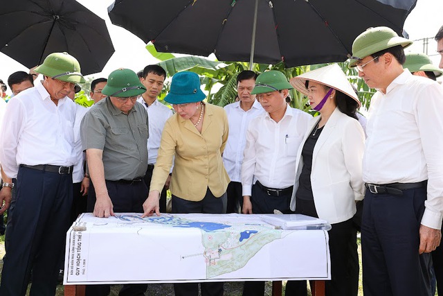 Chùm ảnh: Thủ tướng kiểm tra, đôn đốc 3 dự án bệnh viện lớn tại Hà Nam - Ảnh 5.