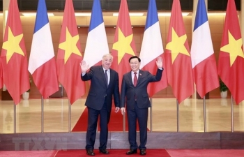 Chủ tịch Quốc hội đón và hội đàm với Chủ tịch Thượng viện Pháp