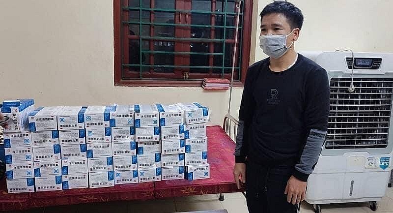 Lào Cai: Bắt giữ 400 hộp thuốc nghi dùng điều trị Covid-19, không rõ nguồn gốc