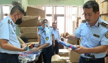 Hà Nội: Thu giữ gần 2.000 đồ chơi trẻ em mang tính bạo lực