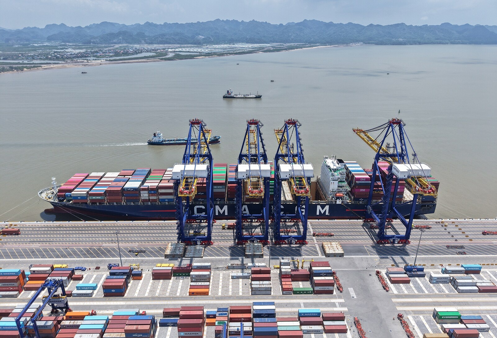 APM Terminals takes 49 per cent stake in Hateco terminal APM Terminals takes 49 per cent stake in Hateco terminal