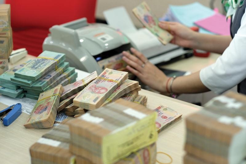 Banks boost provisions as bad debt eases toward year-end (translated) Banks boost provisions as bad debt eases towards year-end