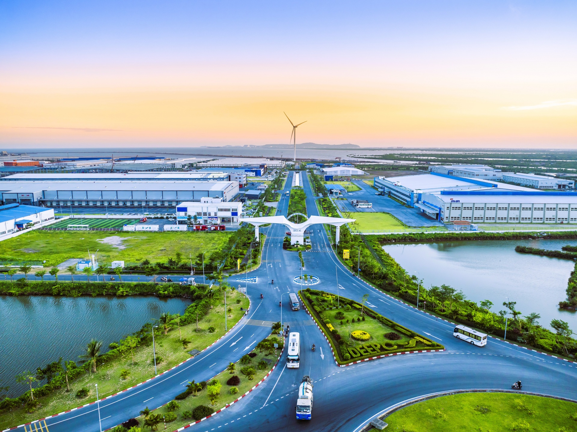 Haiphong FTZ - Expectations from a pilot model to an economic driving force (PR) Haiphong FTZ - Expectations from a pilot model to an economic driving force (PR)