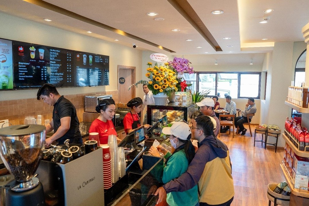 Jollibee subsidiary Highlands Coffee evaluates Vietnam IPO Jollibee subsidiary Highlands Coffee evaluates Vietnam IPO