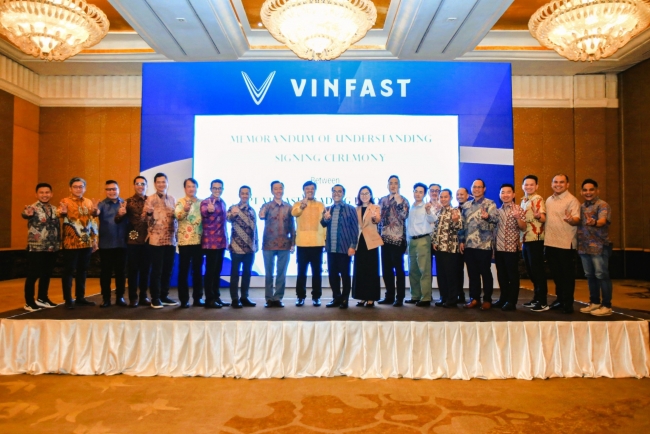 VinFast signs MoUs with Indonesian banks to boost EV adoption