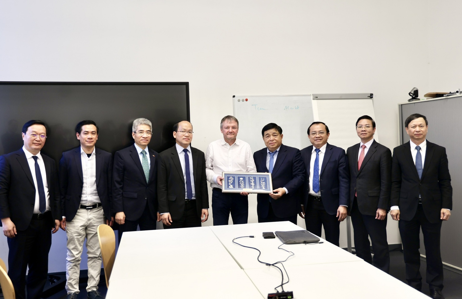 NIC partners with TU Berlin to boost Vietnam innovation ties