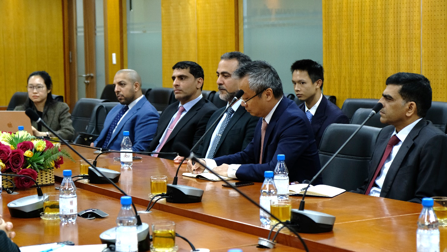 SCIC general director meets with Oman Investment Authority