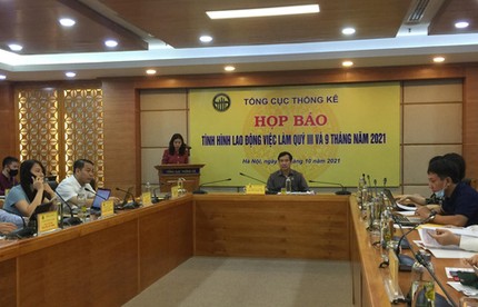 Thất nghiệp cao kỷ lục, thu nhập người lao động sụt giảm nghiêm trọng