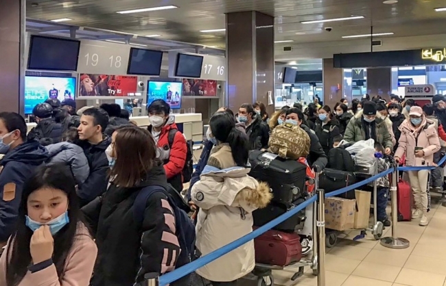 Thêm 2 chuyến bay đưa công dân Việt Nam sơ tán từ Ukraine về nước an toàn