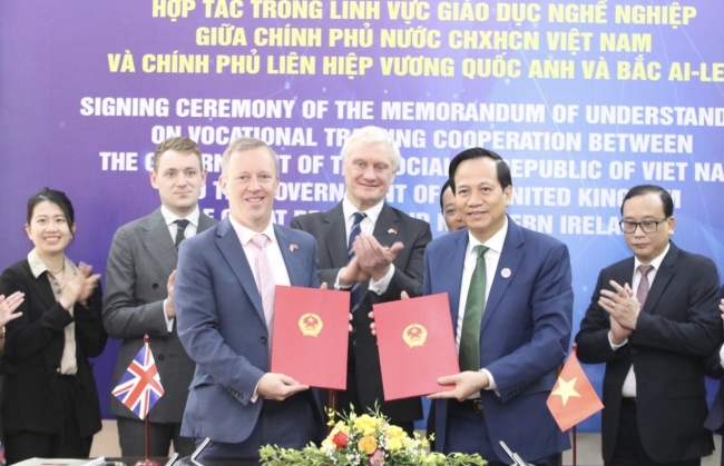 Việt Nam- Vương quốc Anh ký kết hợp tác trong lĩnh vực giáo dục nghề nghiệp