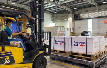 Australia bàn giao thêm 800.000 liều vắc-xin Covid-19 cho Việt Nam