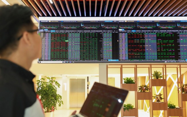 Chứng khoán ngày 11/6: VN-Index giảm điểm, thanh khoản xuống mức thấp nhất trong hơn một năm