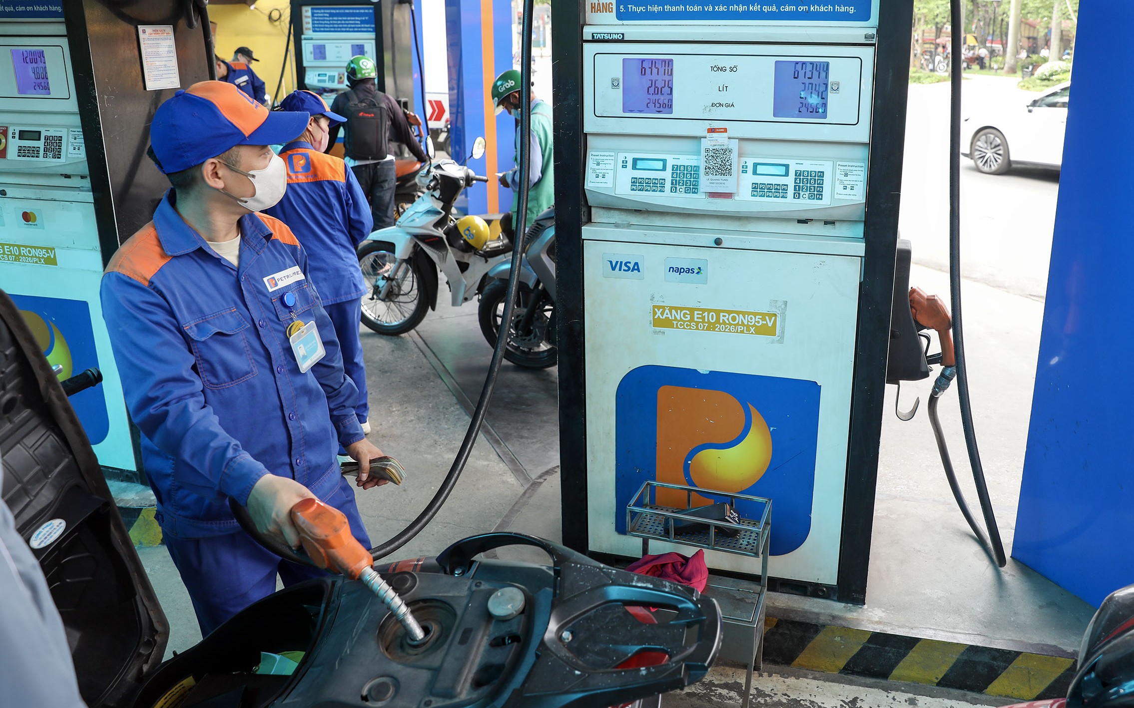 Ngành Thuế triển khai chính sách giảm thuế đối với xăng dầu