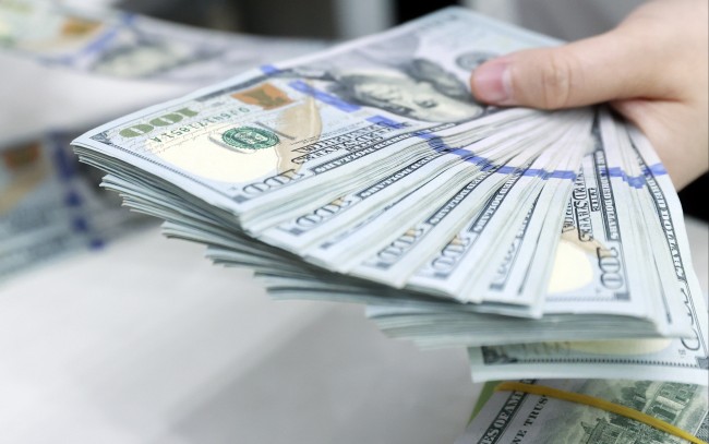 Thị trường tiền tệ tuần 15 - 19/6: Kéo dài chuỗi hút ròng hơn 100.000 tỷ đồng, USD đồng loạt đi lên